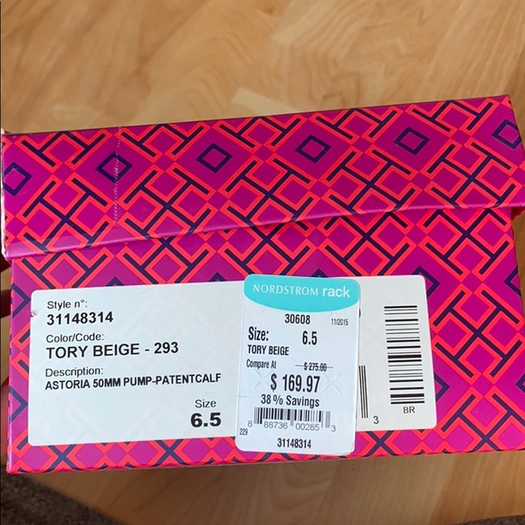 Beige Tory Burch Patent Leather Pump worn once - Picture 9 of 9